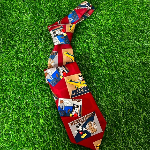 Disney Tie Mickey on Vacation GUC - Picture 4 of 11